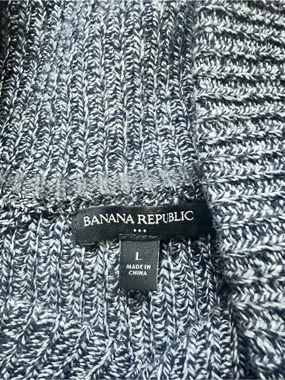 Banana Republic Men's V-Neck Heather Navy Sweater